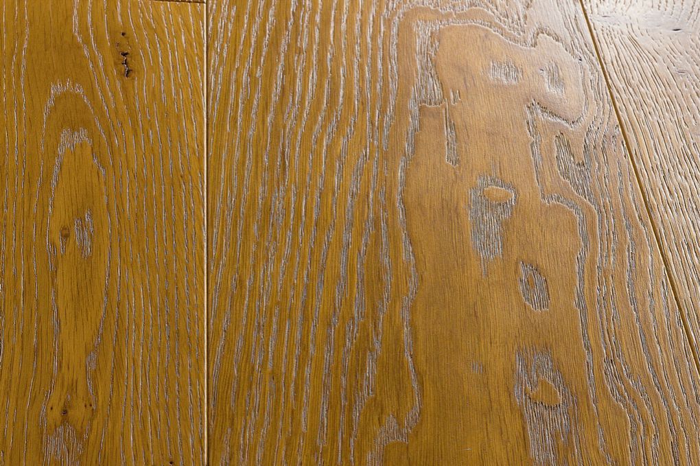 Posando Parquet - legno sabbiato